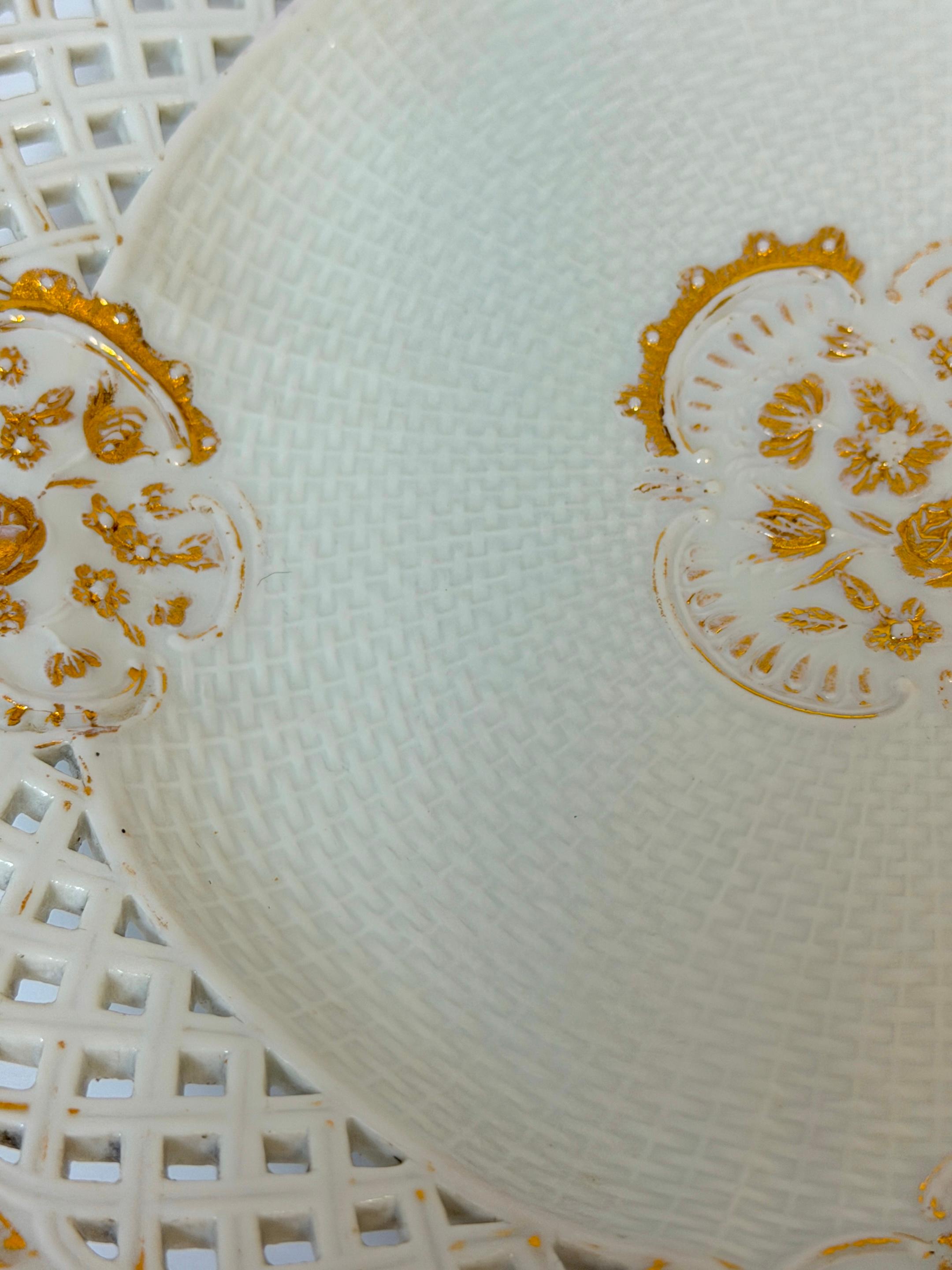 Meissen Marcolini-Period Reticulated Porcelain Plate, Circa (1774–1814) en Bueno estado para la venta en West Palm Beach, FL