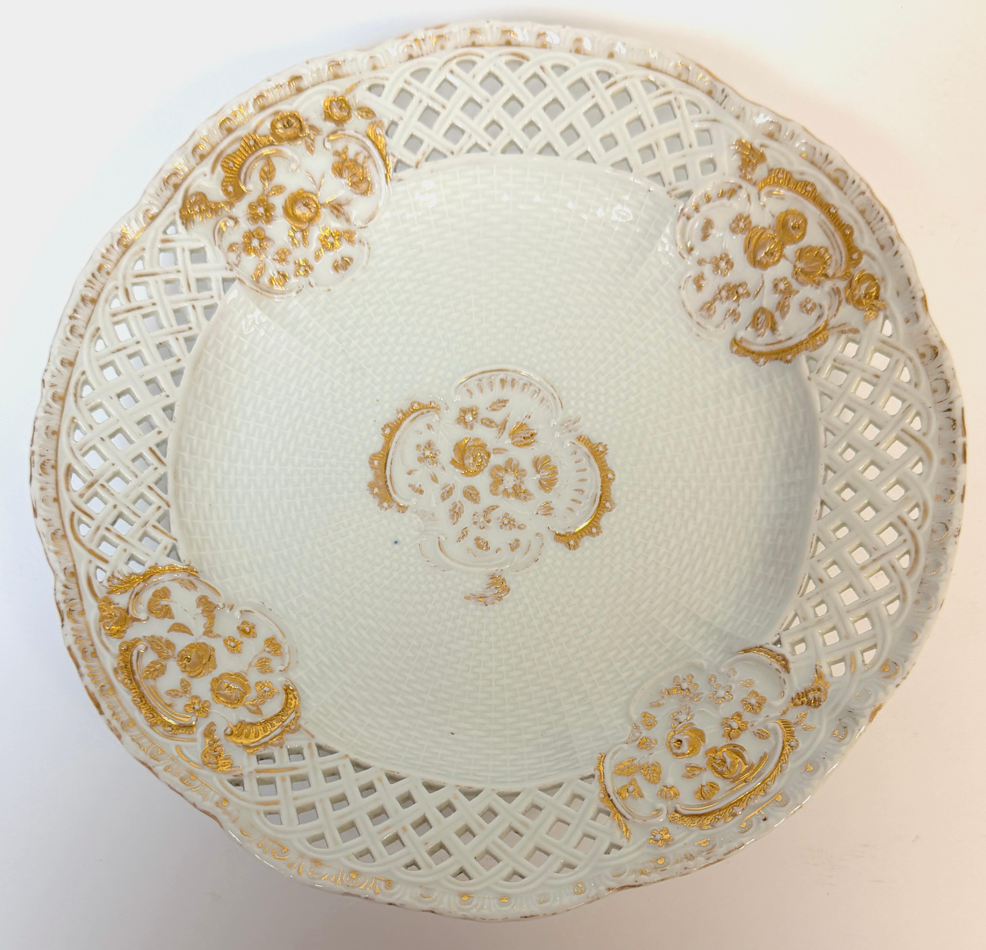 Meissen Marcolini-Period Reticulated Porcelain Plate, Circa (1774–1814) en venta 1