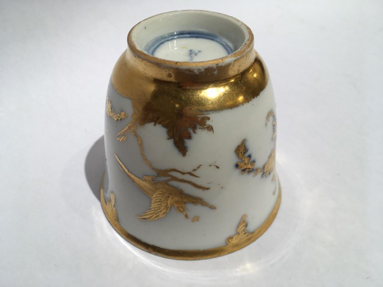 Meissen Mid-18th Century Cup White Porcelain with Golden Drawings Japonese Style For Sale 6