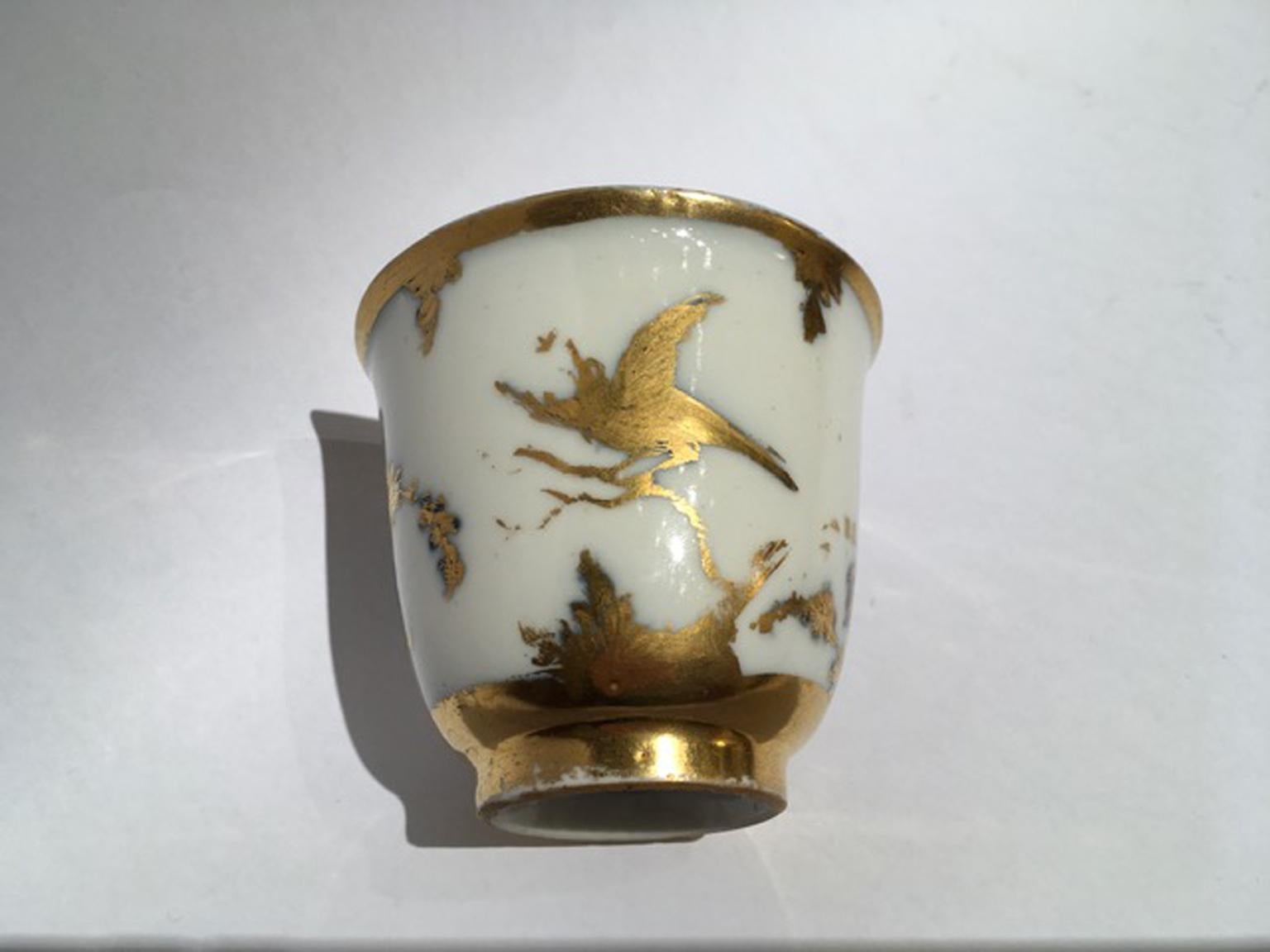 Meissen Mid-18th Century Cup White Porcelain with Golden Drawings Japonese Style For Sale 7
