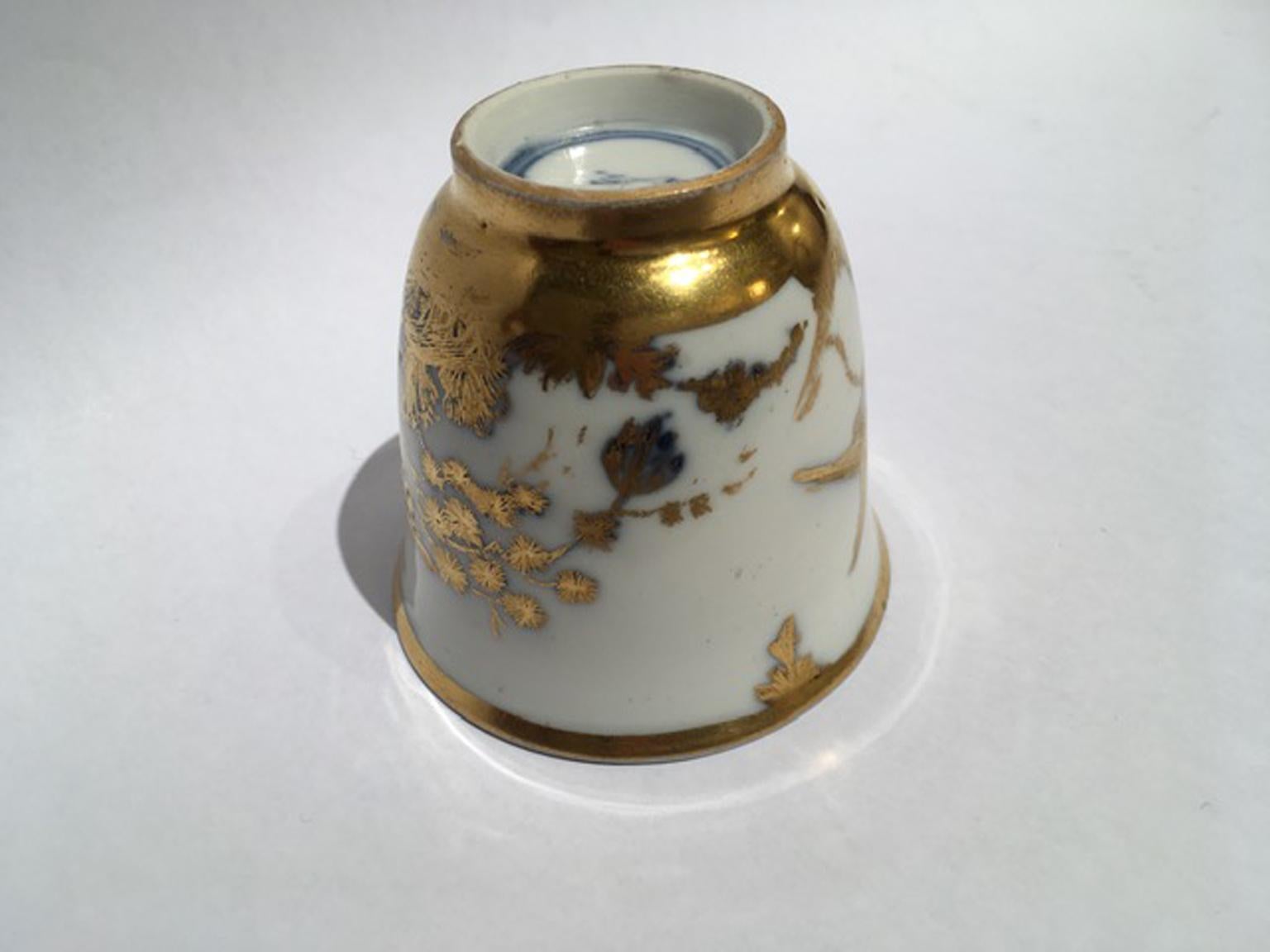 Meissen Mid-18th Century Cup White Porcelain with Golden Drawings Japonese Style For Sale 11