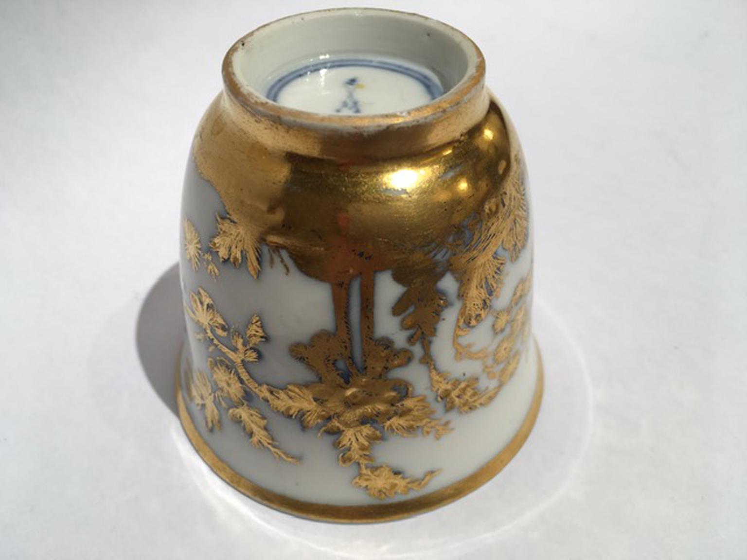 Meissen Mid-18th Century Cup White Porcelain with Golden Drawings Japonese Style For Sale 14