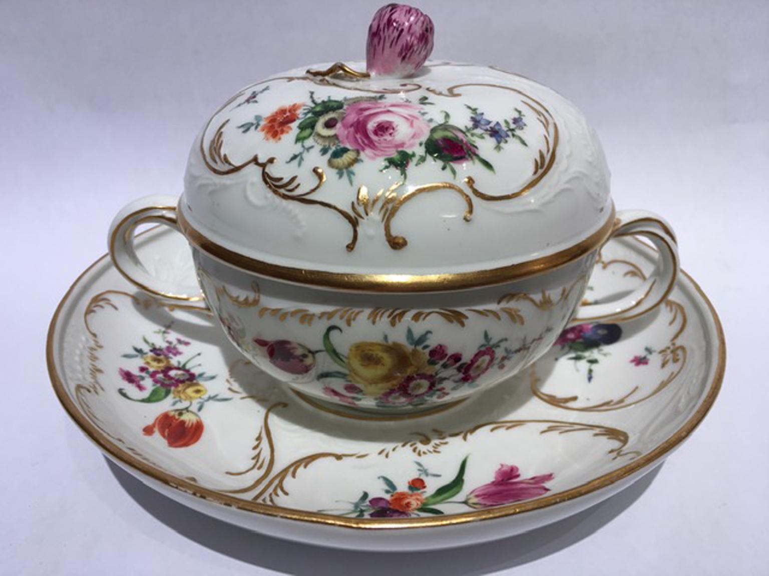 Baroque Meissen Mid-19thCentury Golden Porcelain Covered Cup Multicolors Flower Drawings For Sale