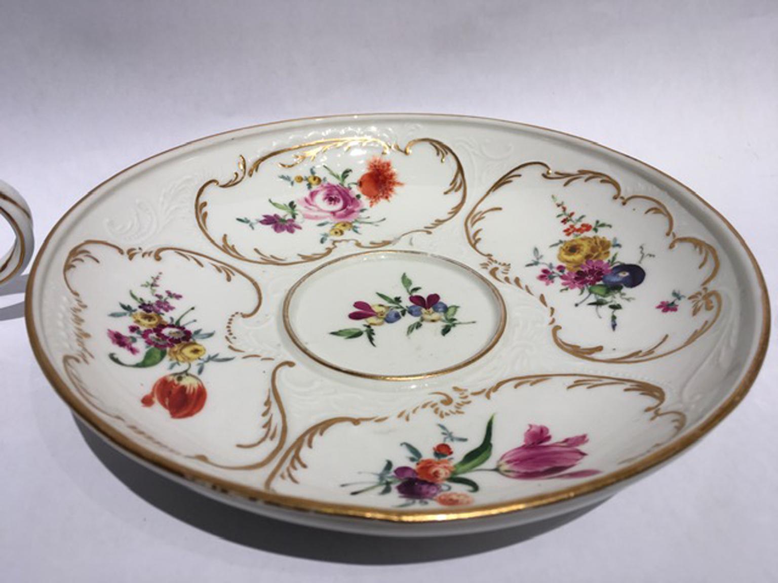Meissen Mid-19thCentury Golden Porcelain Covered Cup Multicolors Flower Drawings For Sale 1