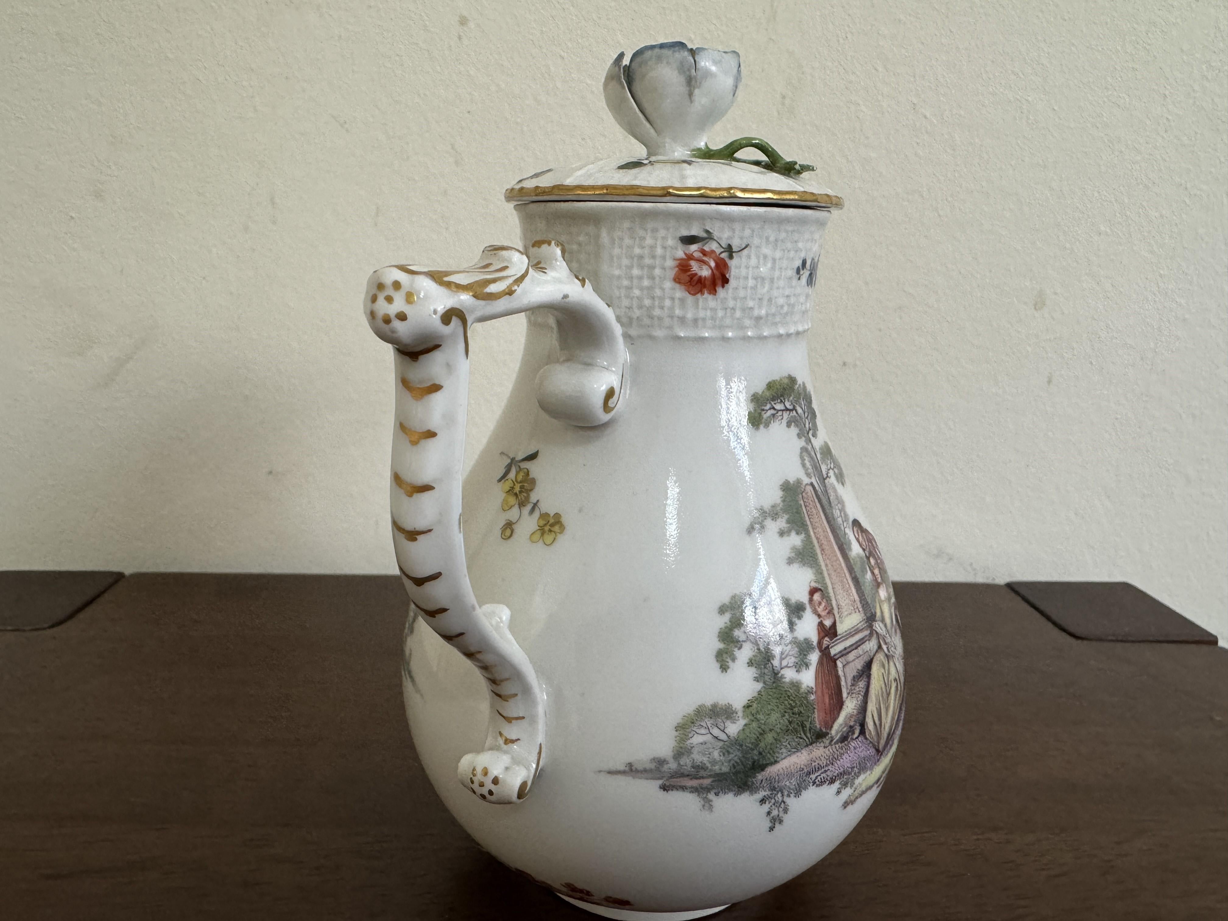 Meissen milk jug and cover, circa 1760 In Good Condition For Sale In Maidstone, GB