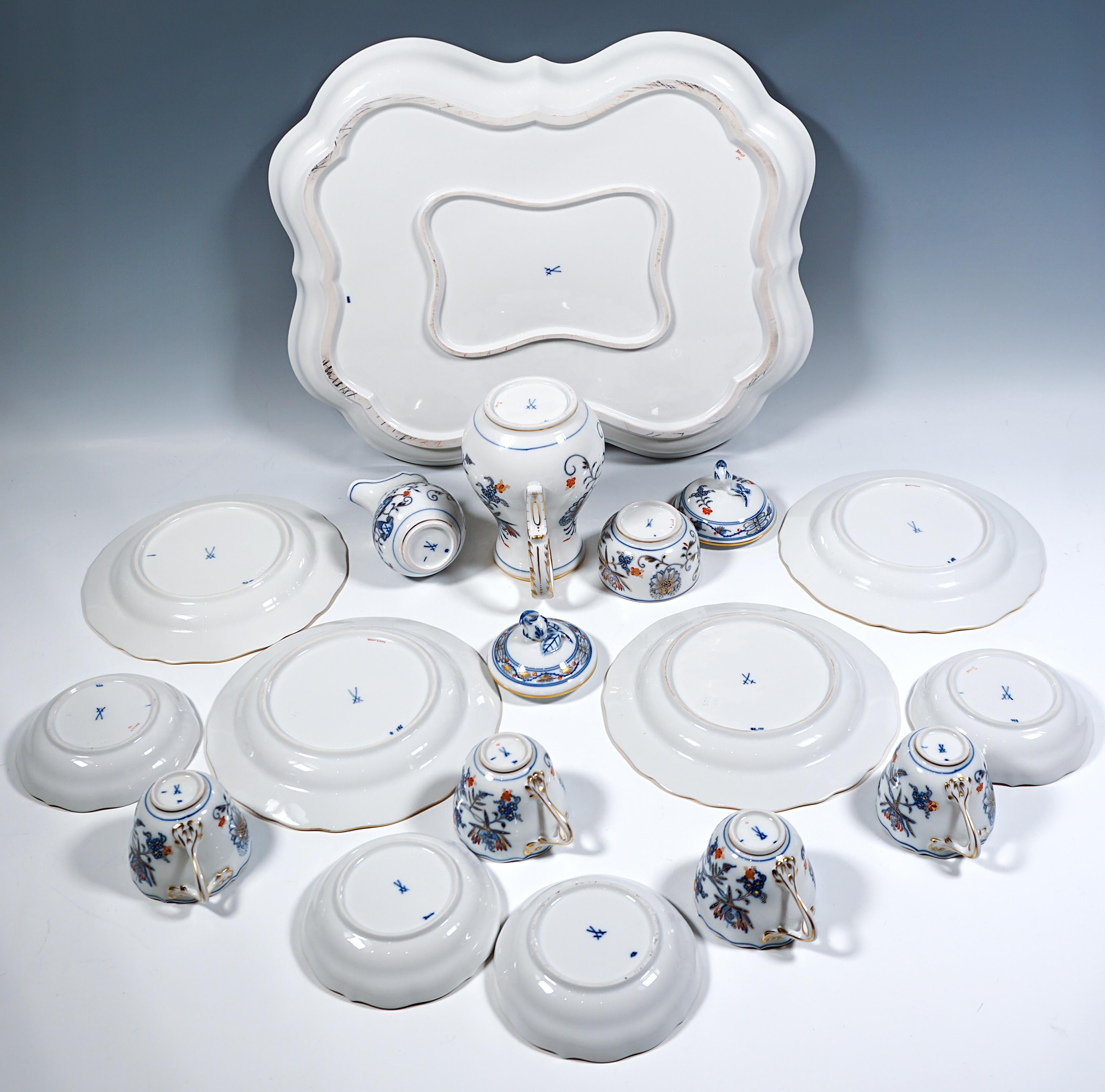Juego de moca y postre Meissen para 4 personas, motivo de cebolla con coral y oro, 20.º siglo Hecho a mano en venta
