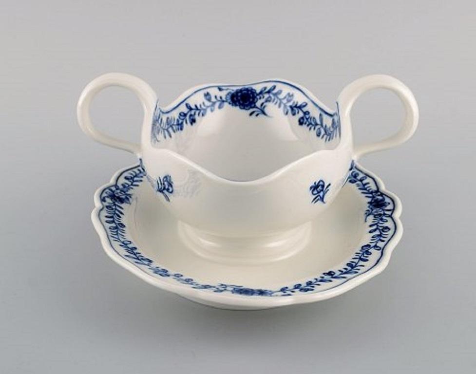 German Meissen Neuer Ausschnitt Sauce Bowl in Hand-Painted Porcelain, Approx. 1900 For Sale