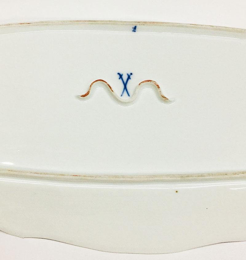 Meissener Ovalteller mit breitem Zwiebelmuster:: 19. Jahrhundert (Deutsch) im Angebot