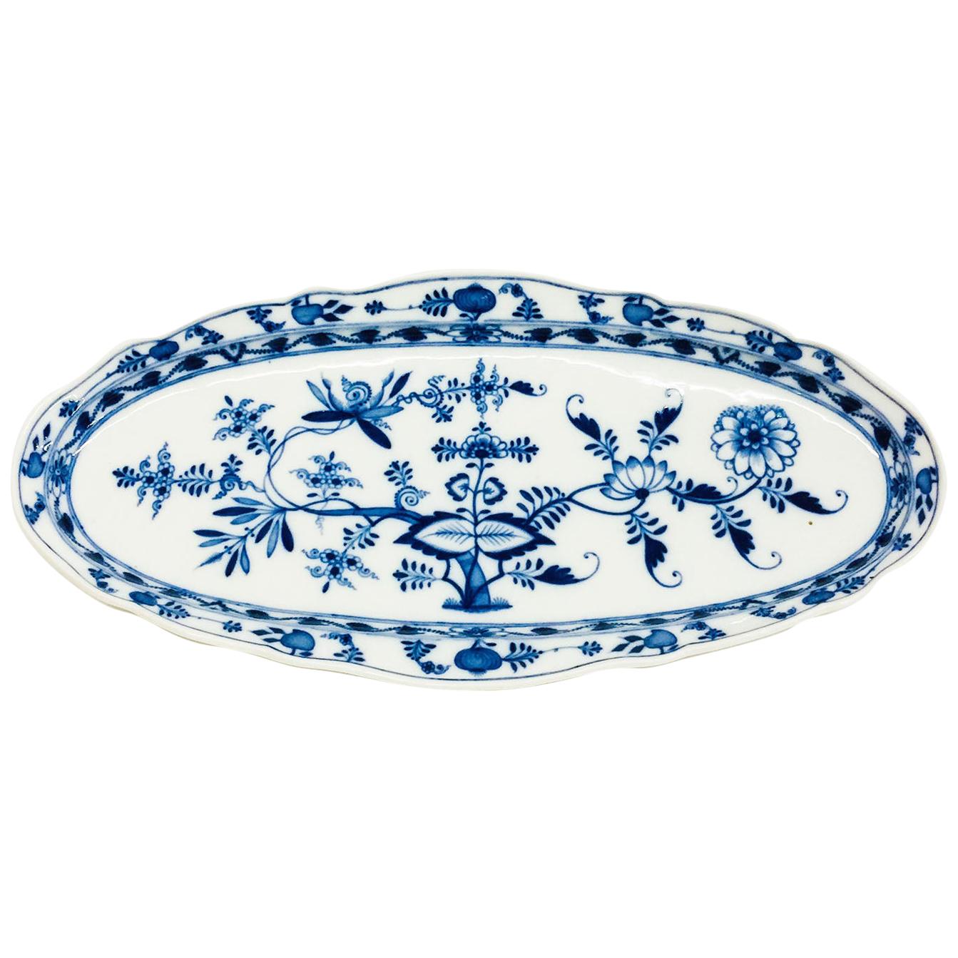 Plat ovale de Meissen à motif d'oignons:: 19e siècle en vente