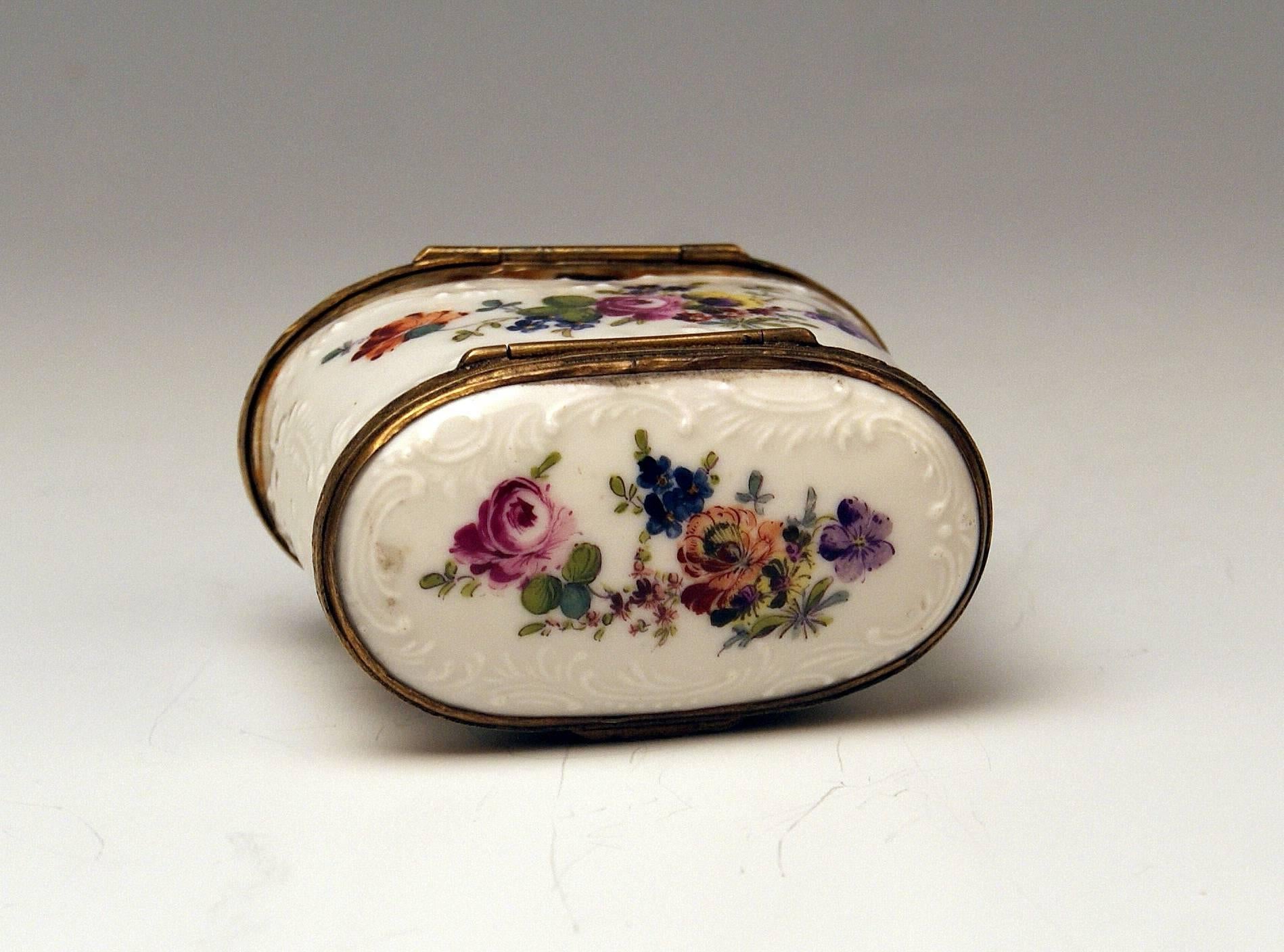 Meissen Painted Dual Lidded Rococo Box Relief Decoration Brass Mountings, 1750 For Sale 5