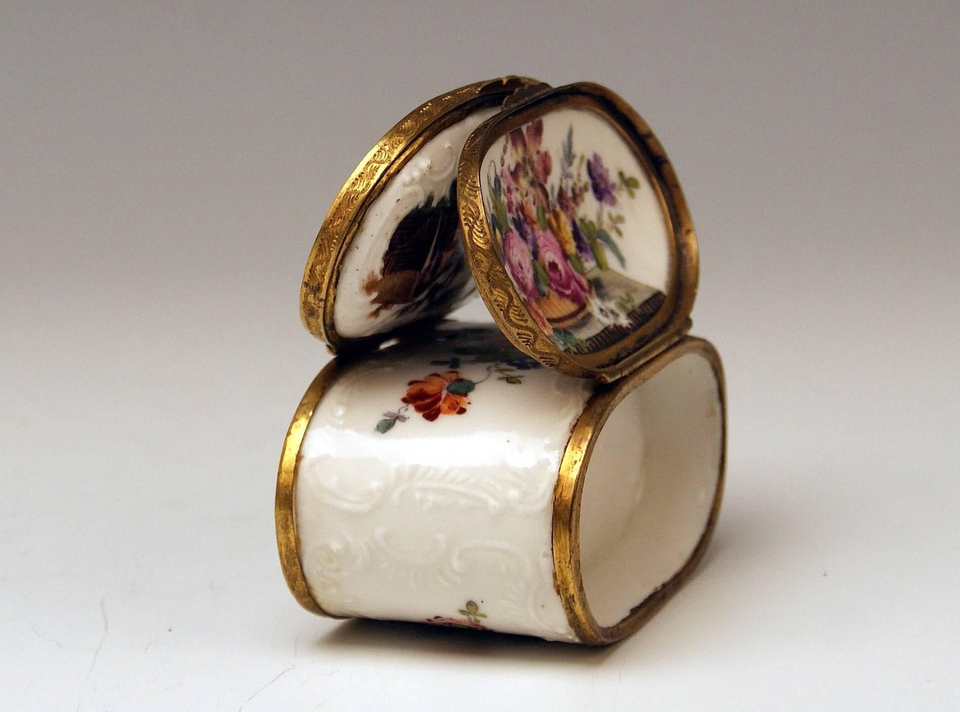 Meissen Painted Dual Lidded Rococo Box Relief Decoration Brass Mountings, 1750 For Sale 6