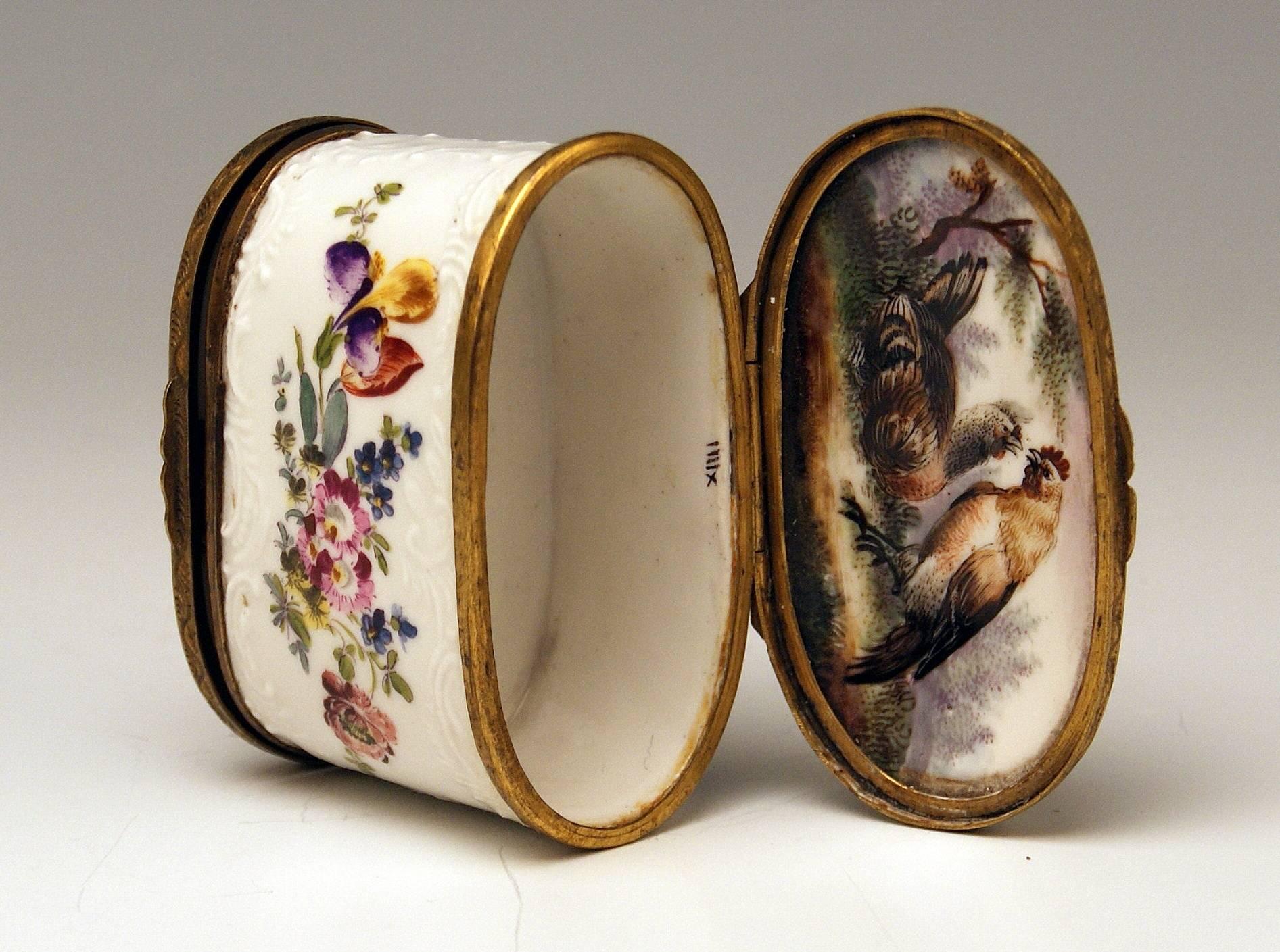 Meissen Painted Dual Lidded Rococo Box Relief Decoration Brass Mountings, 1750 In Excellent Condition For Sale In Vienna, AT