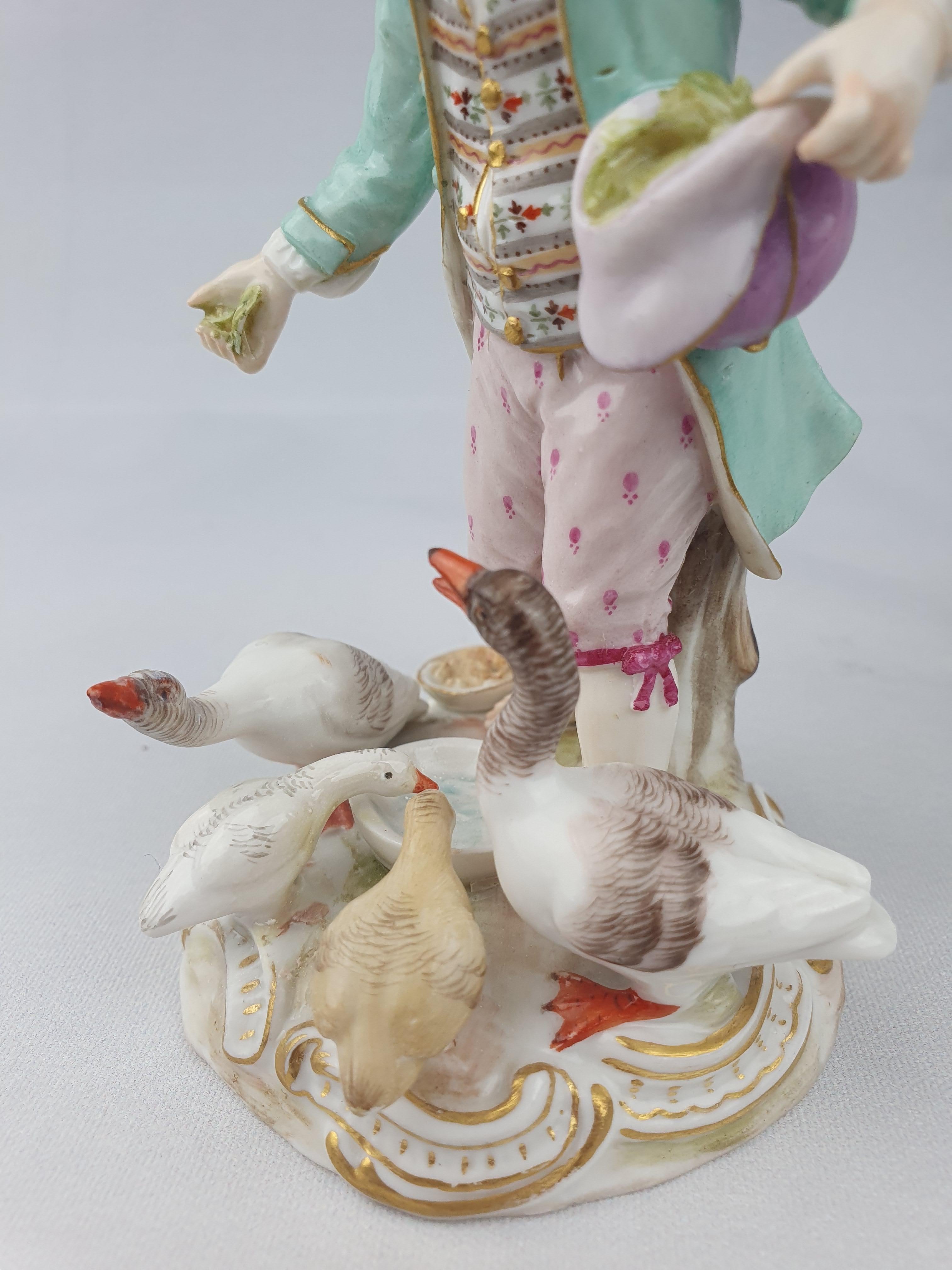 Meissen Pair Girl and Boy Feeding Chickens and Geese In Good Condition For Sale In Altrincham, GB