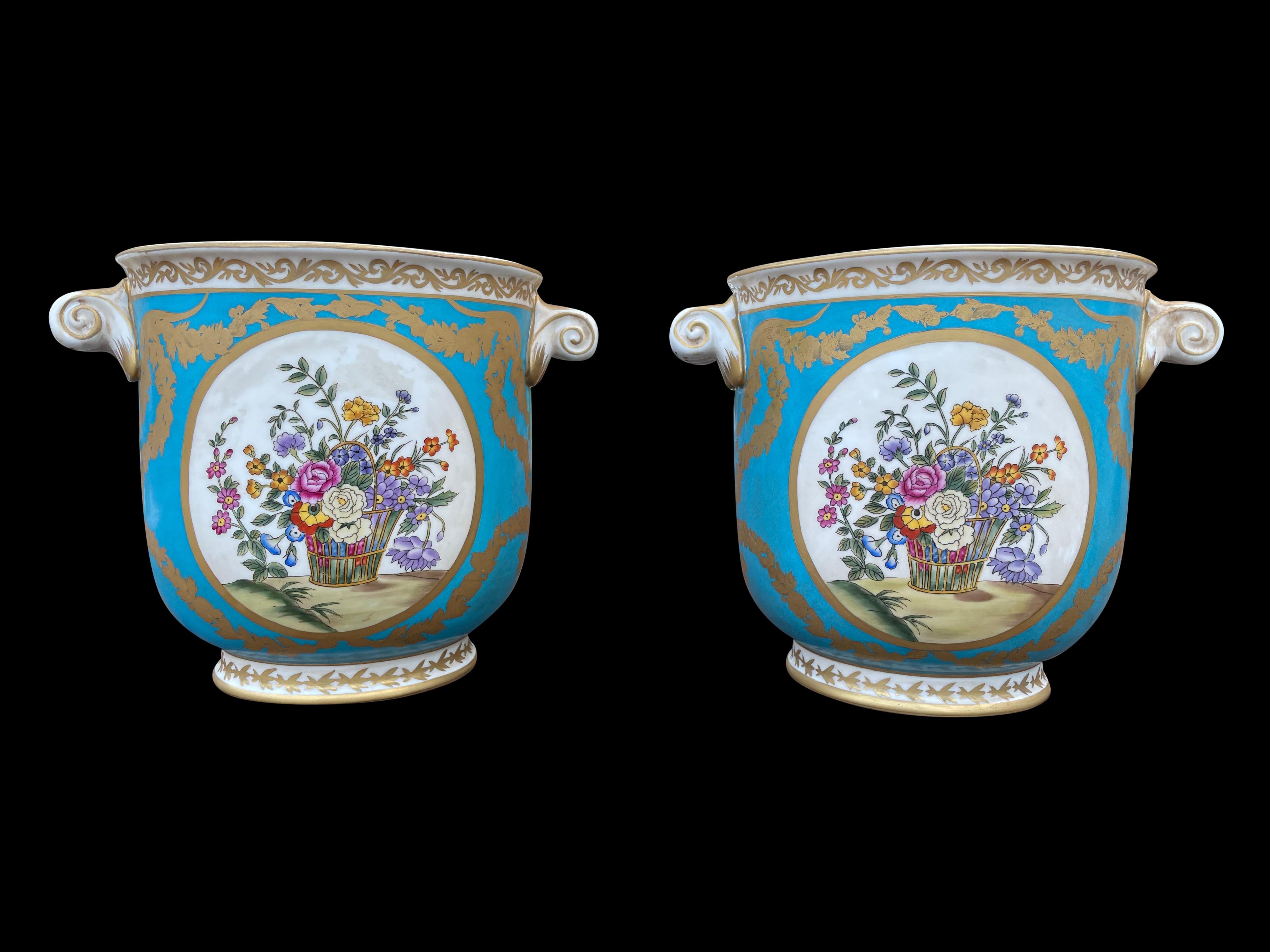 A stunning pair Meissen pair of cachepots planters flower blossoms, 20th century.

Meissen gorgeous pair of cachepots / planters stunningly decorated with flower blossoms.
The blue porcelain surface is ornamented with finest bundle of scattered