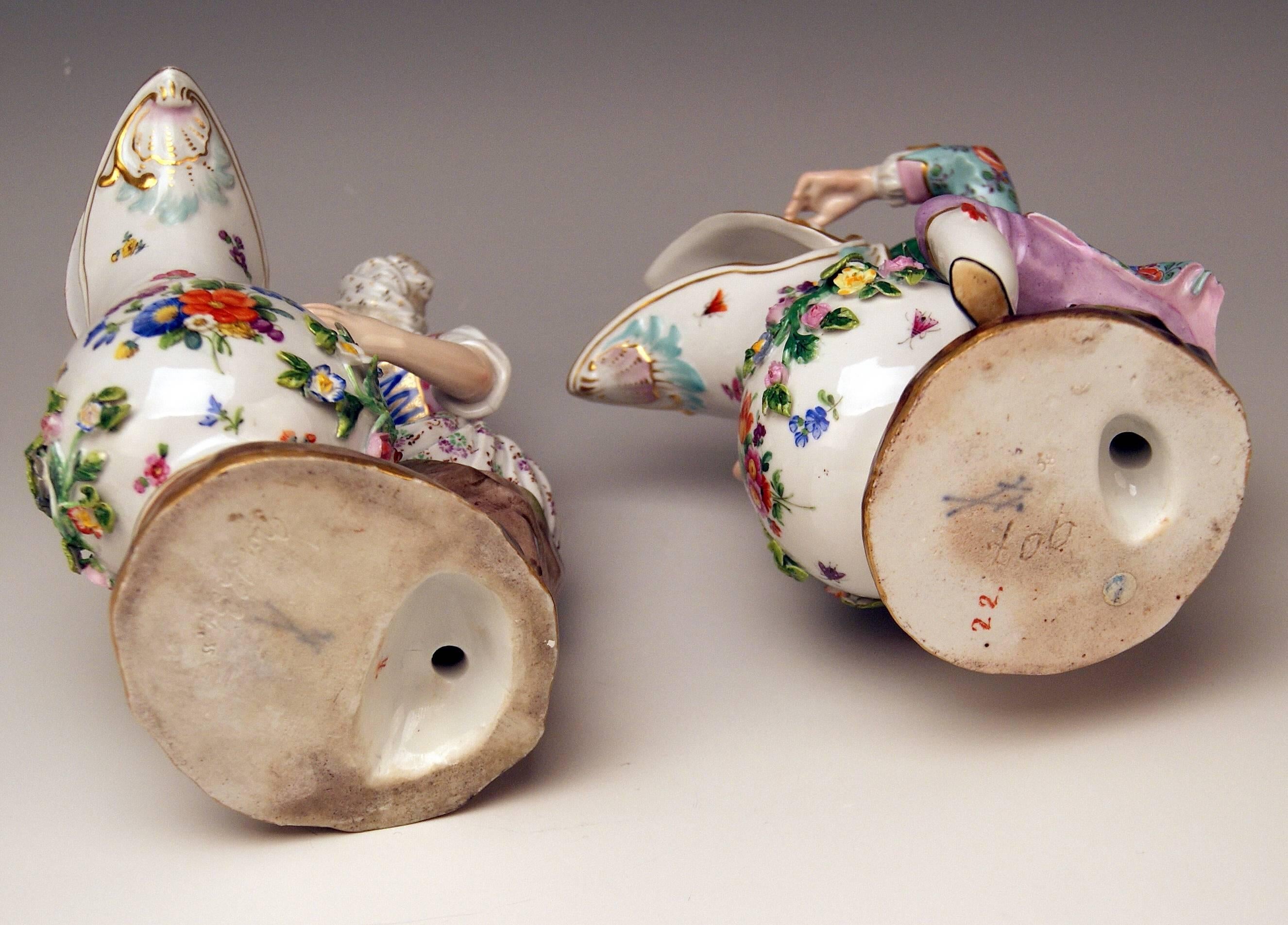Porcelaine Paire de figurines de Meissen avec pichet à cruche par Eberlein Modèles 1234 907 fabriquées en 1850 en vente