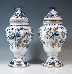 Meissen Pair Of Lidded Vases, Onion Pattern With Coral & Gold, Circa 1880