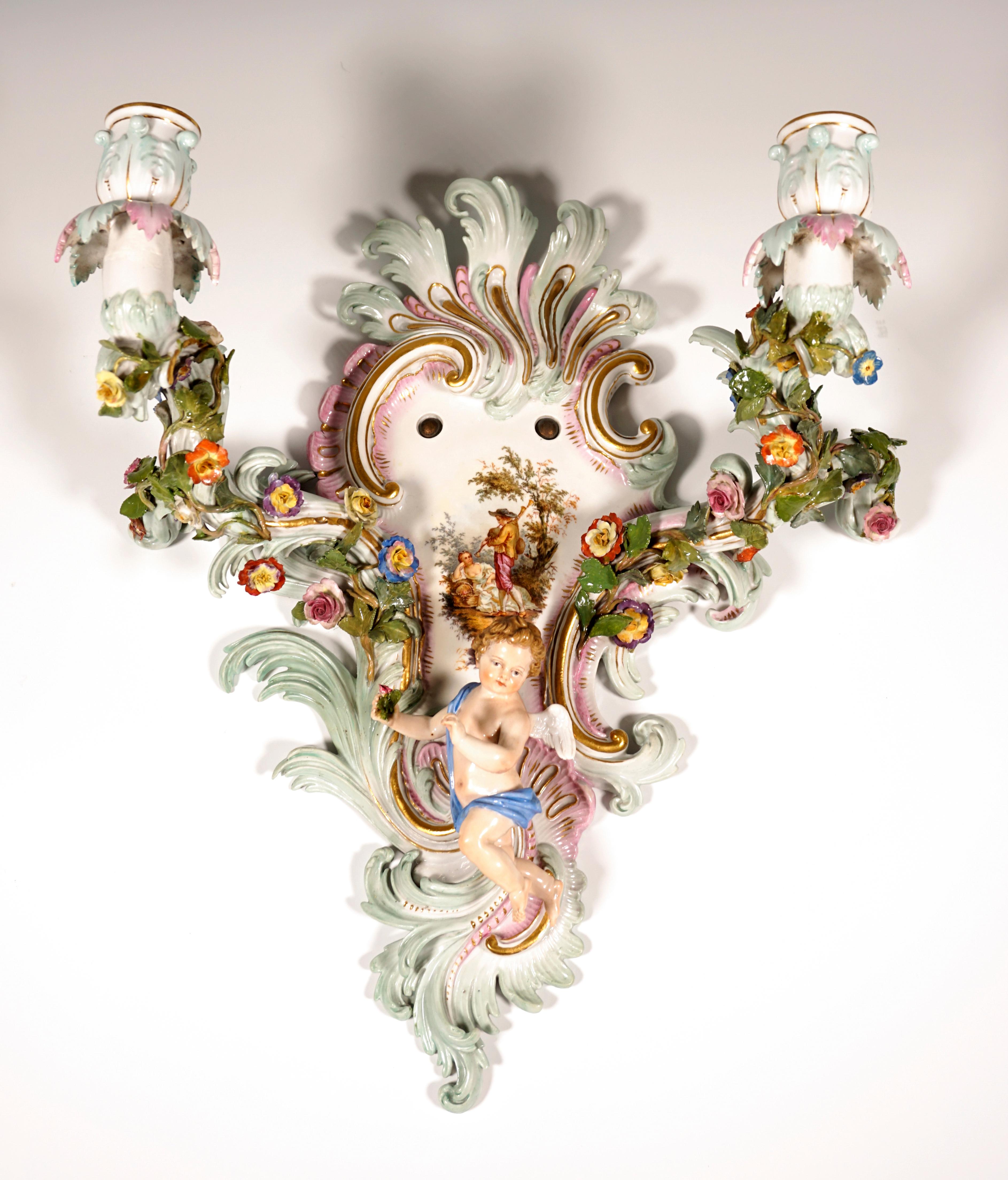 Meissen Pair of Sconces with Cupids and Flower Decoration, by Kaendler, ca. 1860 In Good Condition In Vienna, AT