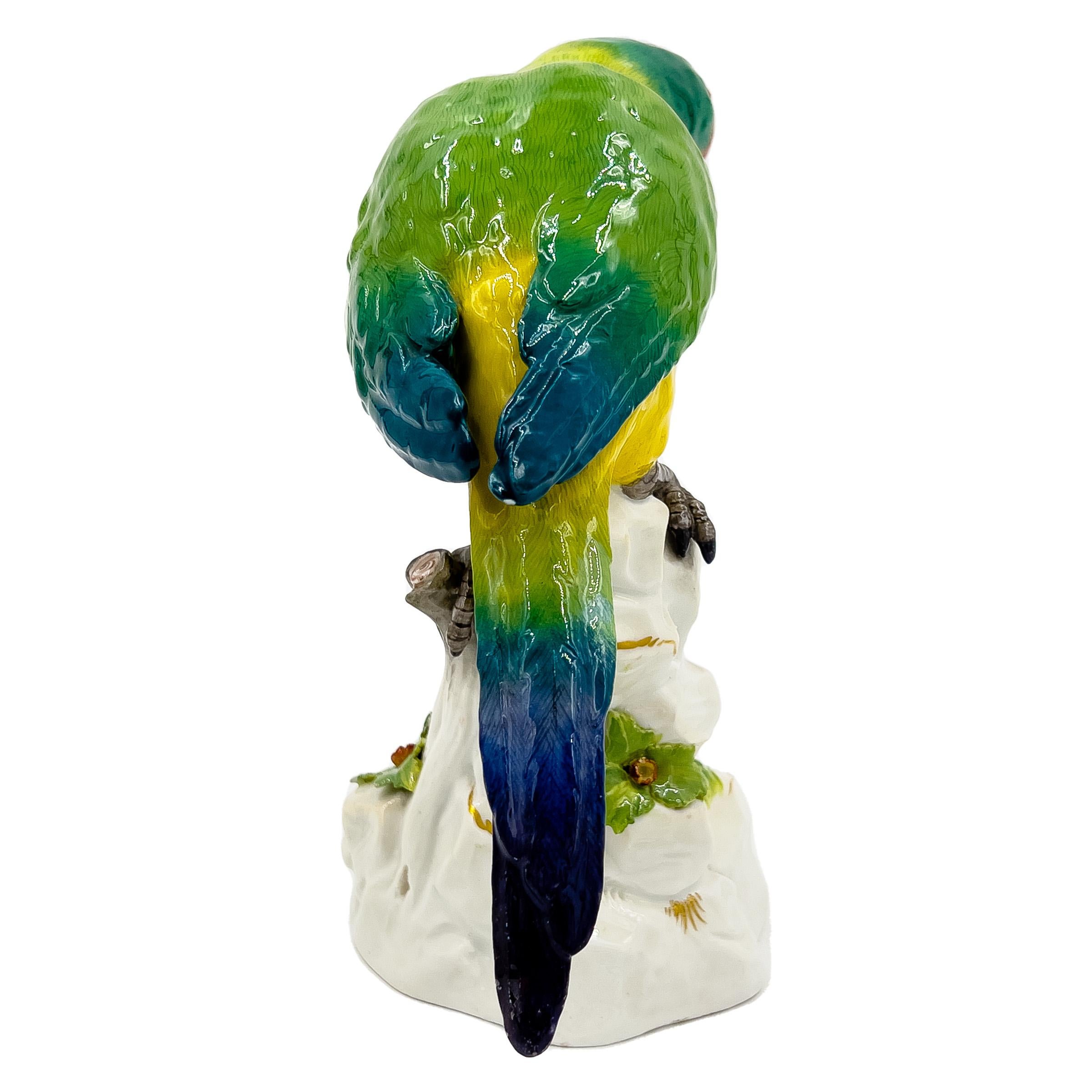 Meissen Parrot on a Tree Sculpture, Germany, 19th Century  In Good Condition For Sale In London, GB
