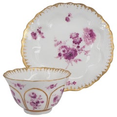 Meissen Petal Lobed Teabowl & Saucer, Purple Flower Decoration, c.1770