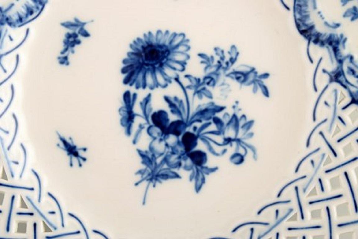 Meissen pierced or reticulated plate.
In perfect condition, 2nd. factory quality.
Measures 20.5 x 3.5 cm.