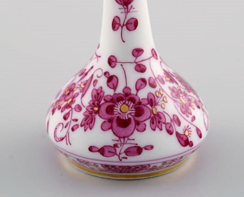 Meissen Pink Indian Flacon with Stopper in Hand Painted Porcelain In Good Condition In Copenhagen, DK