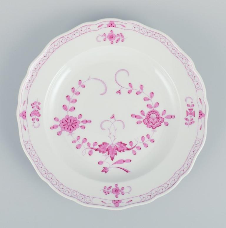 German Meissen, Pink Indian, Four Dinner Plates in Porcelain, Approx. 1900 For Sale
