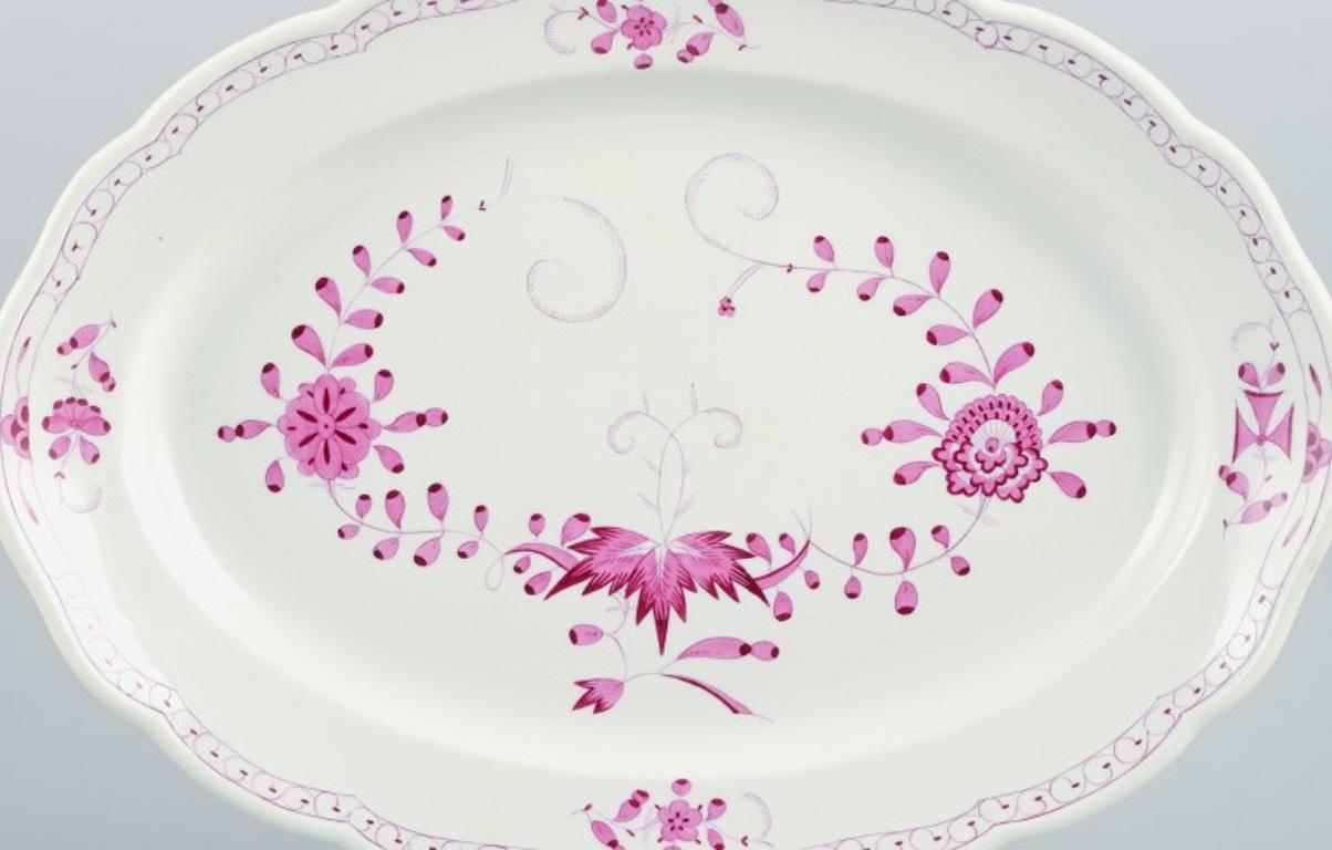 Meissen, Germany, Pink Indian, large oval serving dish.
Approx. 1900.
Marked.
Third factory quality.
In excellent condition with no signs of use.
Dimensions: L 42.3 x B 30.5 x H 4.5 cm.