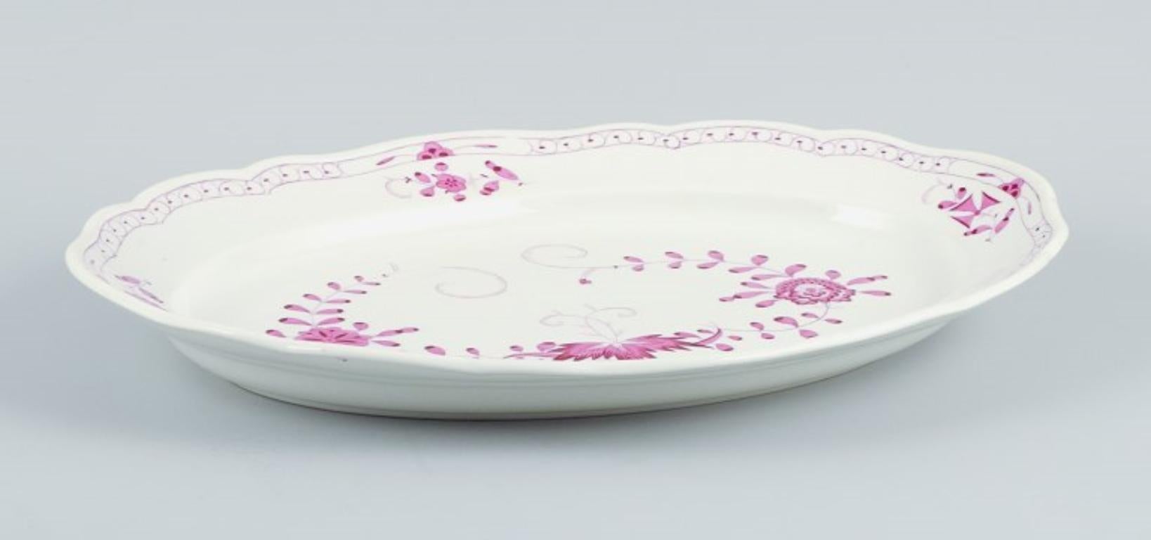 Meissen, Pink Indian. Large Oval Serving Dish, Germany, Approx. 1900 In Excellent Condition In Copenhagen, DK