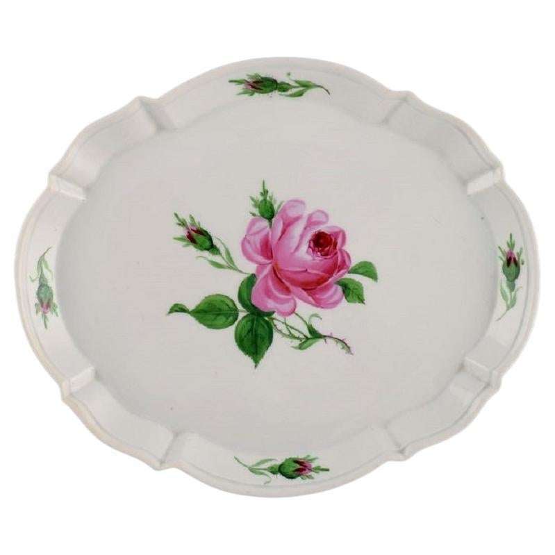 Meissen Pink Rose tray in hand-painted porcelain with gold edge. Early 20th C.