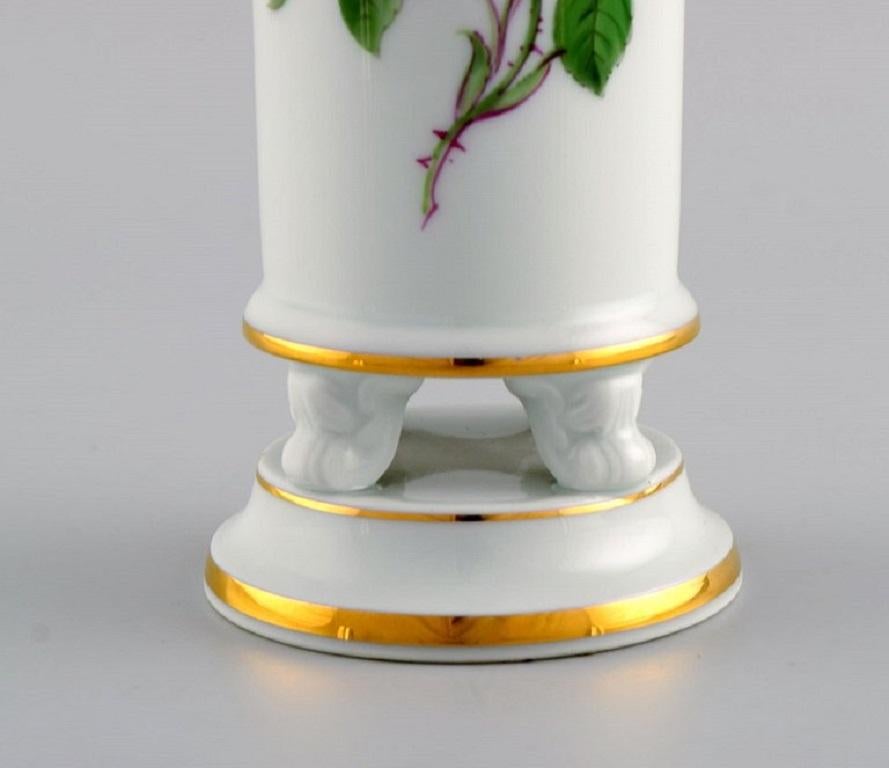 Hand-Painted Meissen Pink Rose vase in hand-painted porcelain with gold edges. Early 20th C. For Sale