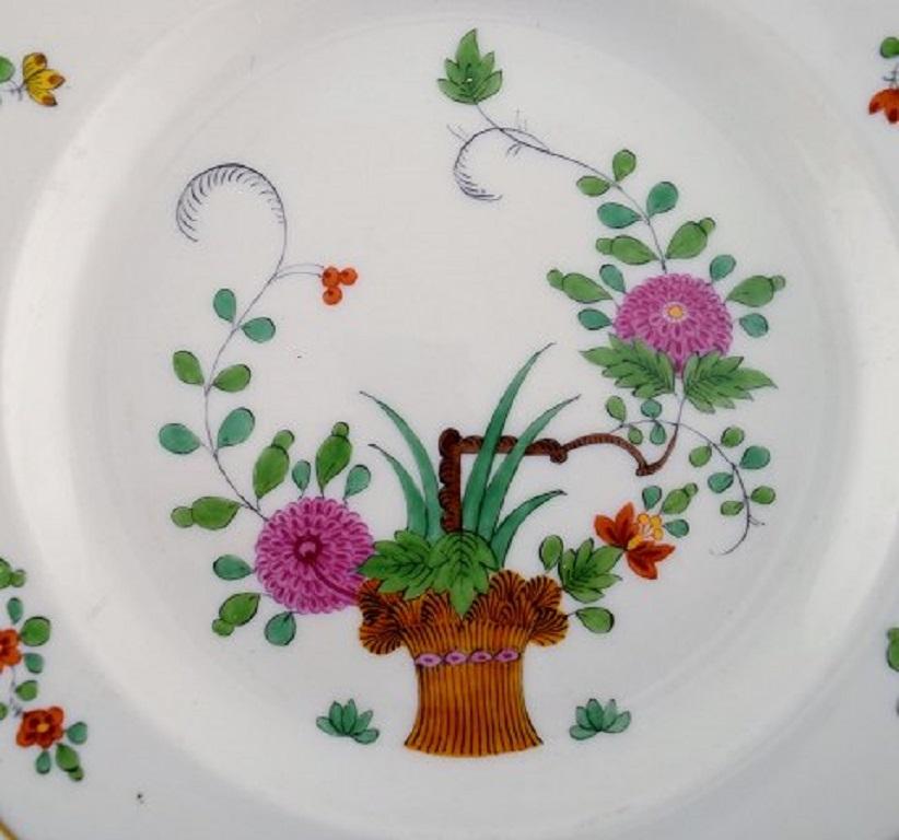 Meissen plate in hand painted porcelain with floral motifs, early 20th century.
Diameter: 16 cm.
In excellent condition.
Stamped.
2nd factory quality.