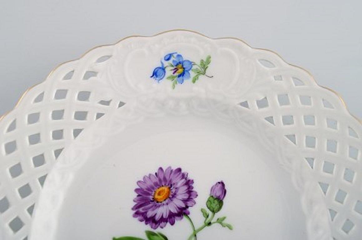 German Meissen Plate in Openwork Porcelain with Hand Painted Flowers, 20th Century For Sale