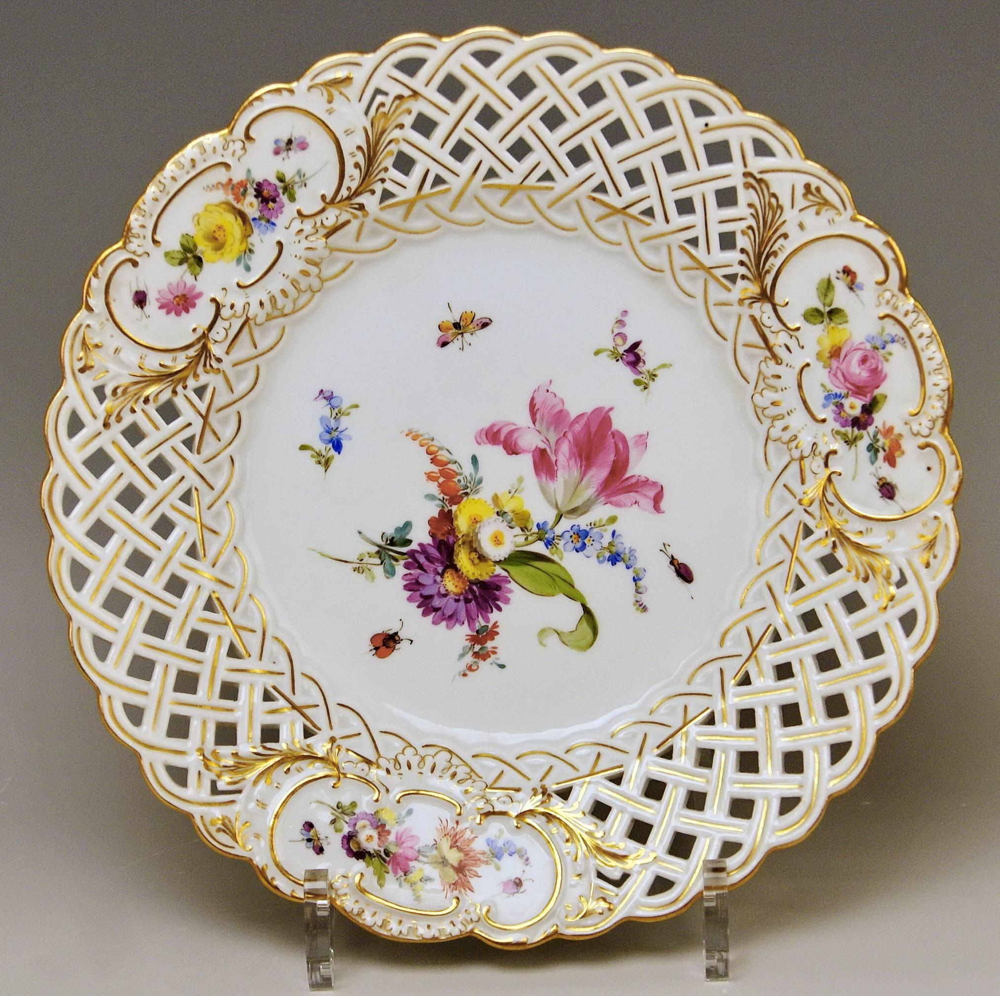 Meissen Plates Vintage Reticulated Edge Multicolored Flower Paintings circa 1870 In Excellent Condition In Vienna, AT