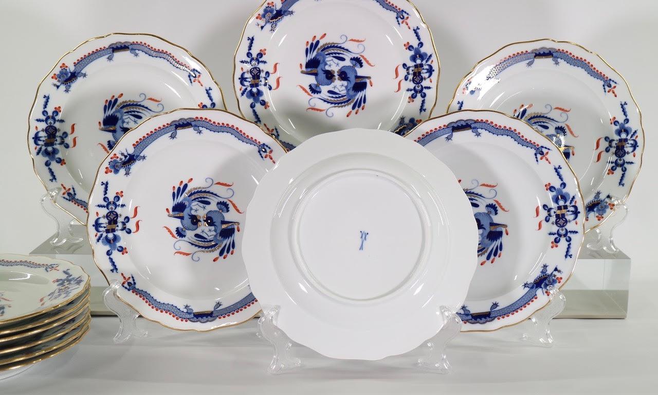 Meissen Porcelain 'Blue Dragon' Scalloped Dinner Plates In Excellent Condition In New York, NY