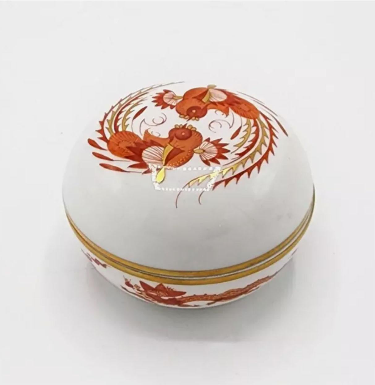 Caja de porcelana de Meissen con dragones rojos en Bueno estado para la venta en Autonomous City Buenos Aires, CABA