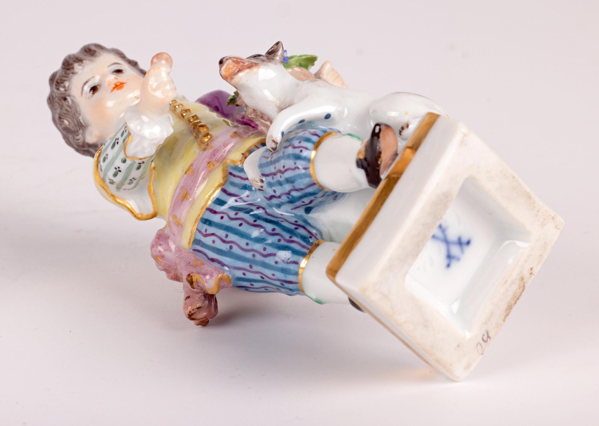 Figurine en porcelaine de Meissen représentant un garçon avec un chien en vente 4