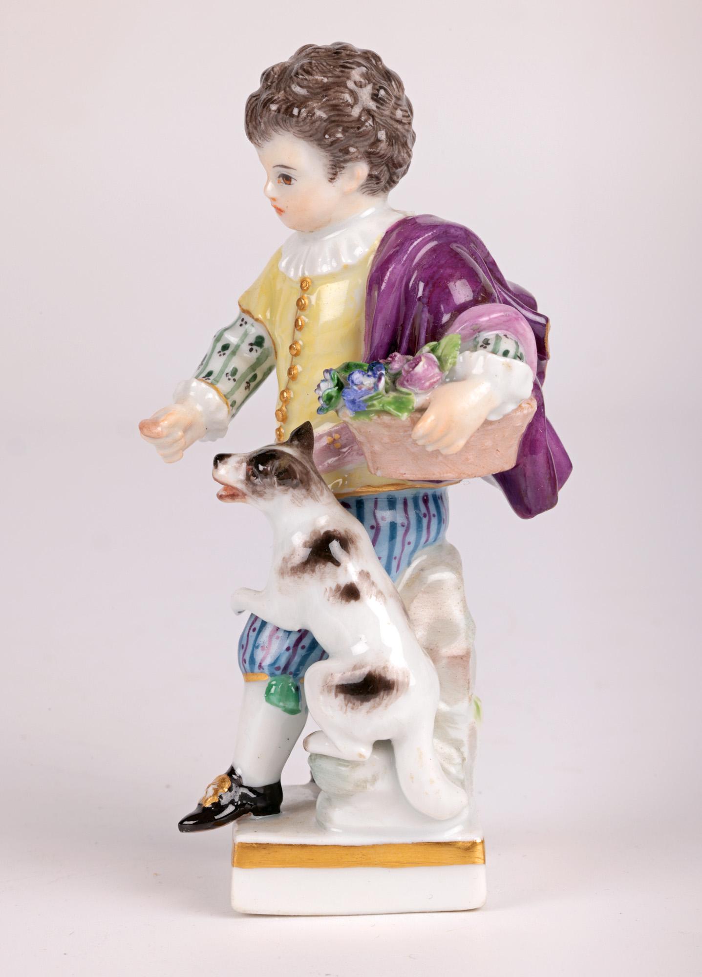 Porcelaine Figurine en porcelaine de Meissen représentant un garçon avec un chien en vente