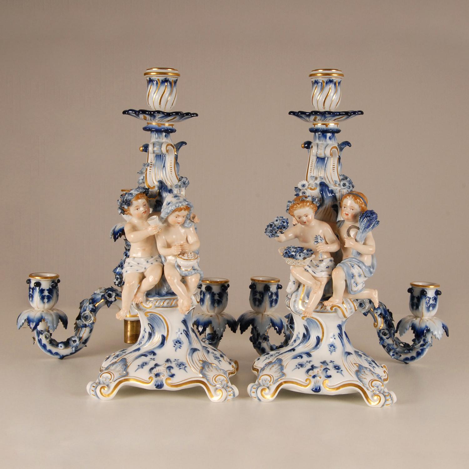 Paire de candélabres en porcelaine de Meissen du 19ème siècle figurine Union blanche et bleue en vente 3