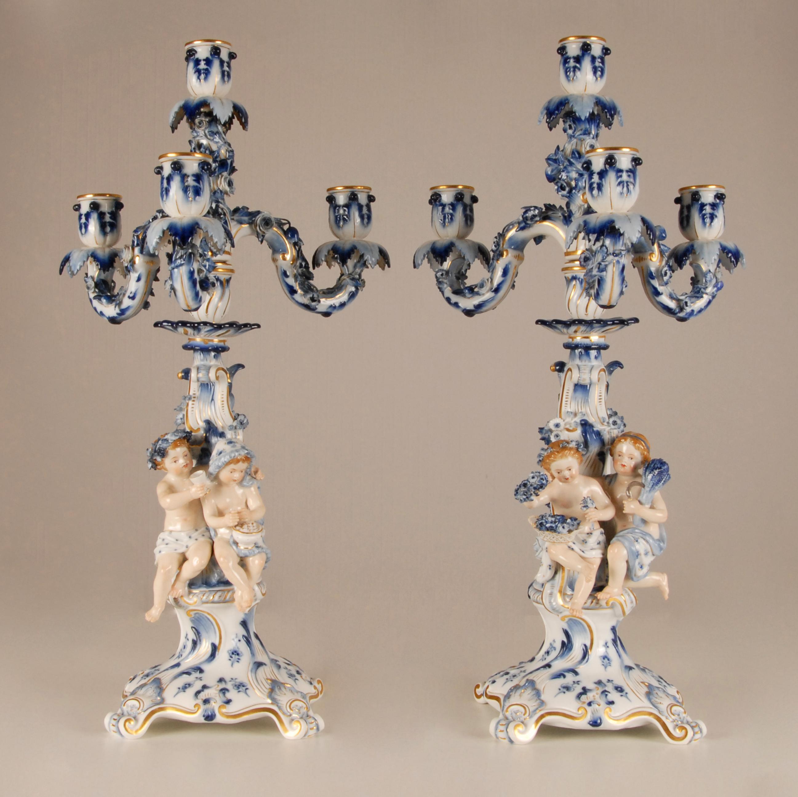 Paire de candélabres en porcelaine de Meissen du 19ème siècle figurine Union blanche et bleue en vente 5