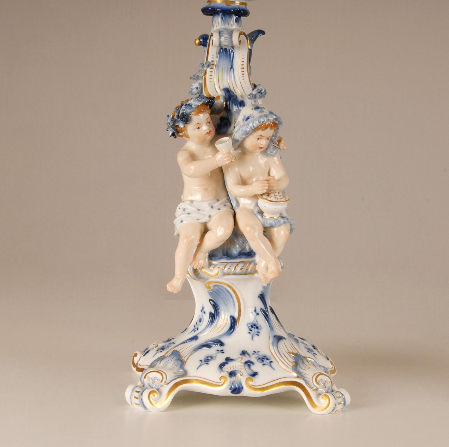 Paire de candélabres en porcelaine de Meissen du 19ème siècle figurine Union blanche et bleue Bon état - En vente à Wommelgem, VAN