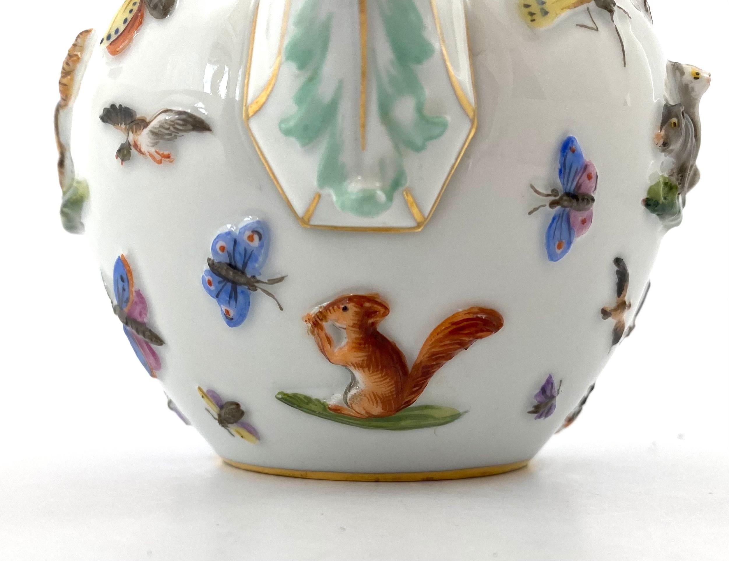 Meissen Porcelain ‘Cats and Dogs’ Teapot, c. 1830. 3