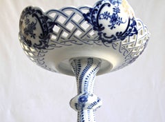 Meissen Porcelain Centerpiece with Blue Onion Pattern, Germany, circa 1880