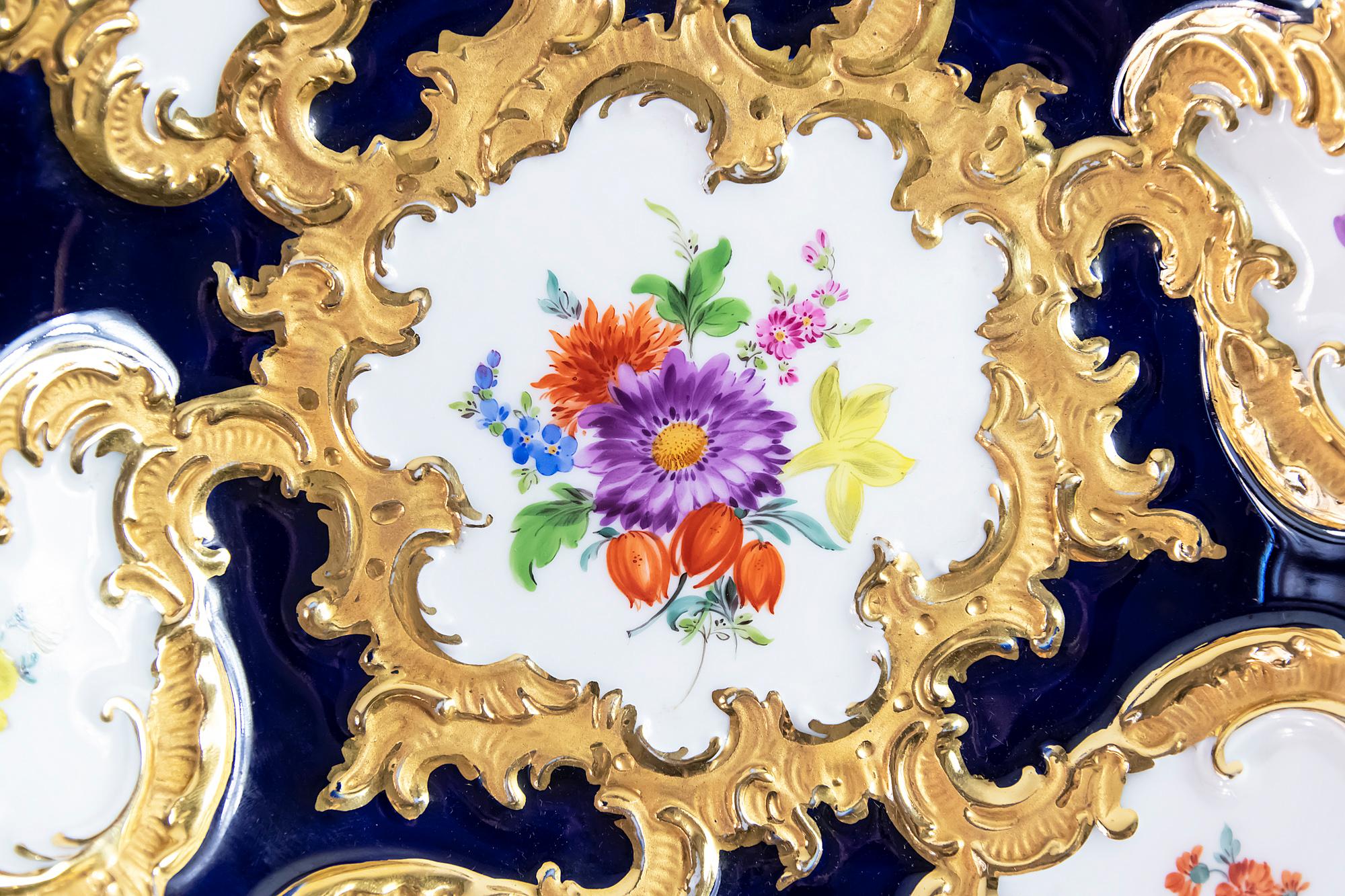 Meissen Porcelain Cobalt and Gold Deep Cabinet Plate/Bowl In Excellent Condition In Vilnius, LT