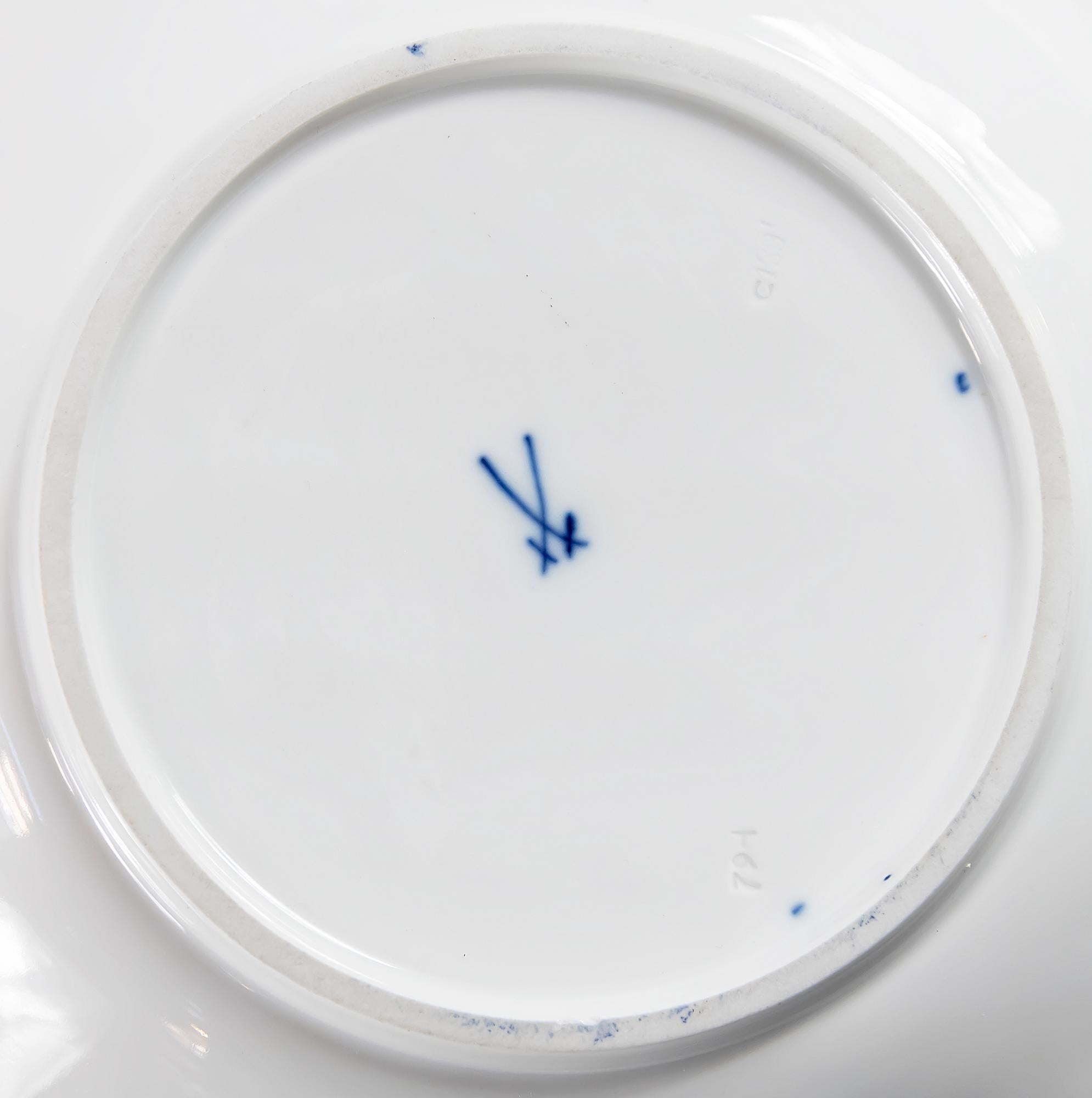 20th Century Meissen Porcelain Cobalt and Gold Deep Cabinet Plate/Bowl