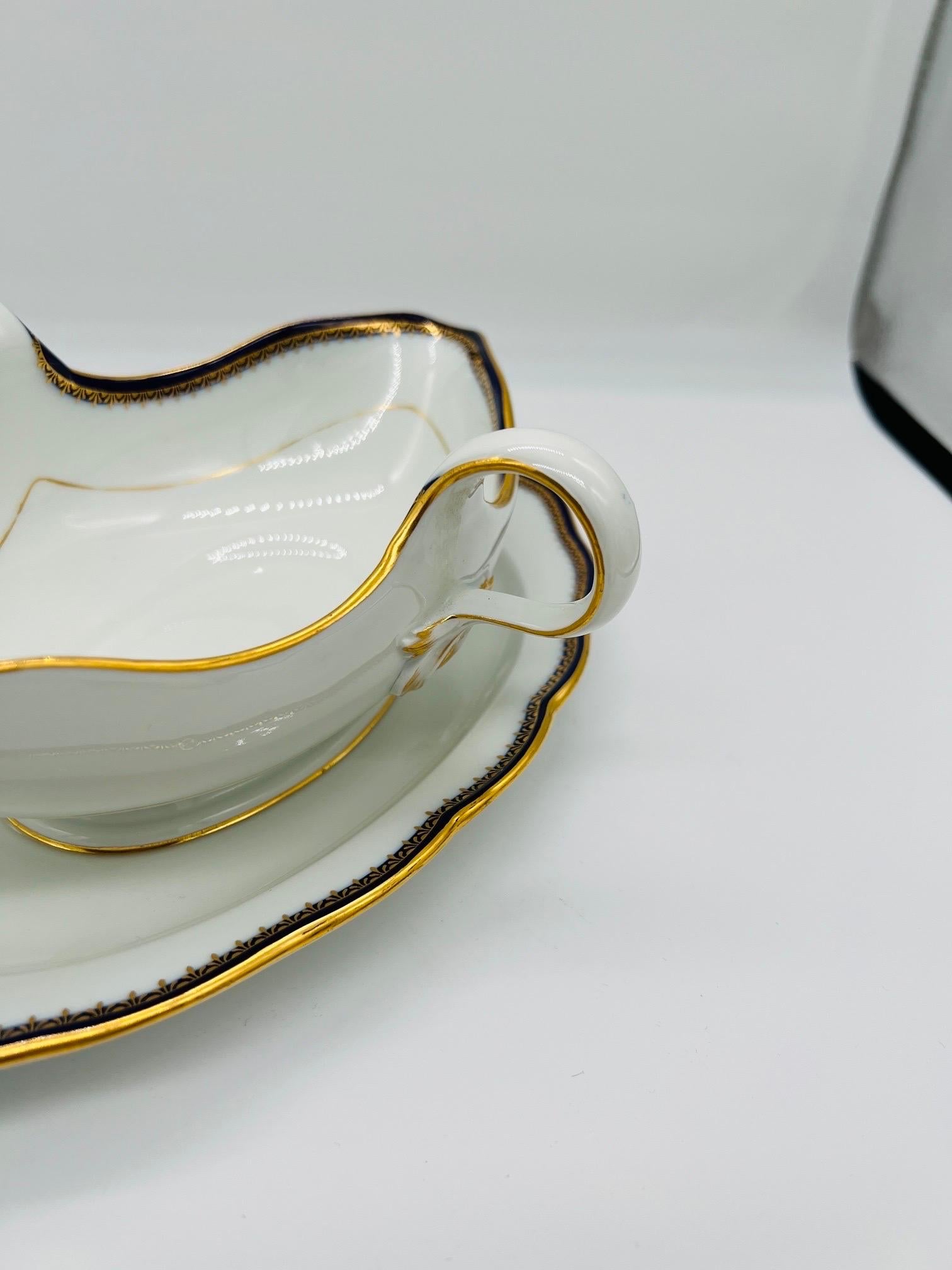 Meissen Porcelain Cobalt & Gold Rim Decorated Sauce Boat In Good Condition For Sale In Atlanta, GA
