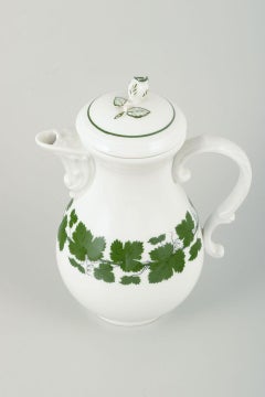 Meissen, porcelain coffee pot with lid. Vine-Leaf Pattern. 20th C.