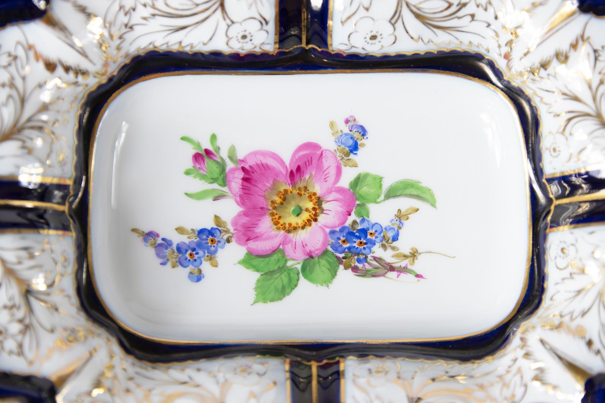 Meissen Porcelain Deep Cabinet Plate with Handles In Good Condition For Sale In Vilnius, LT