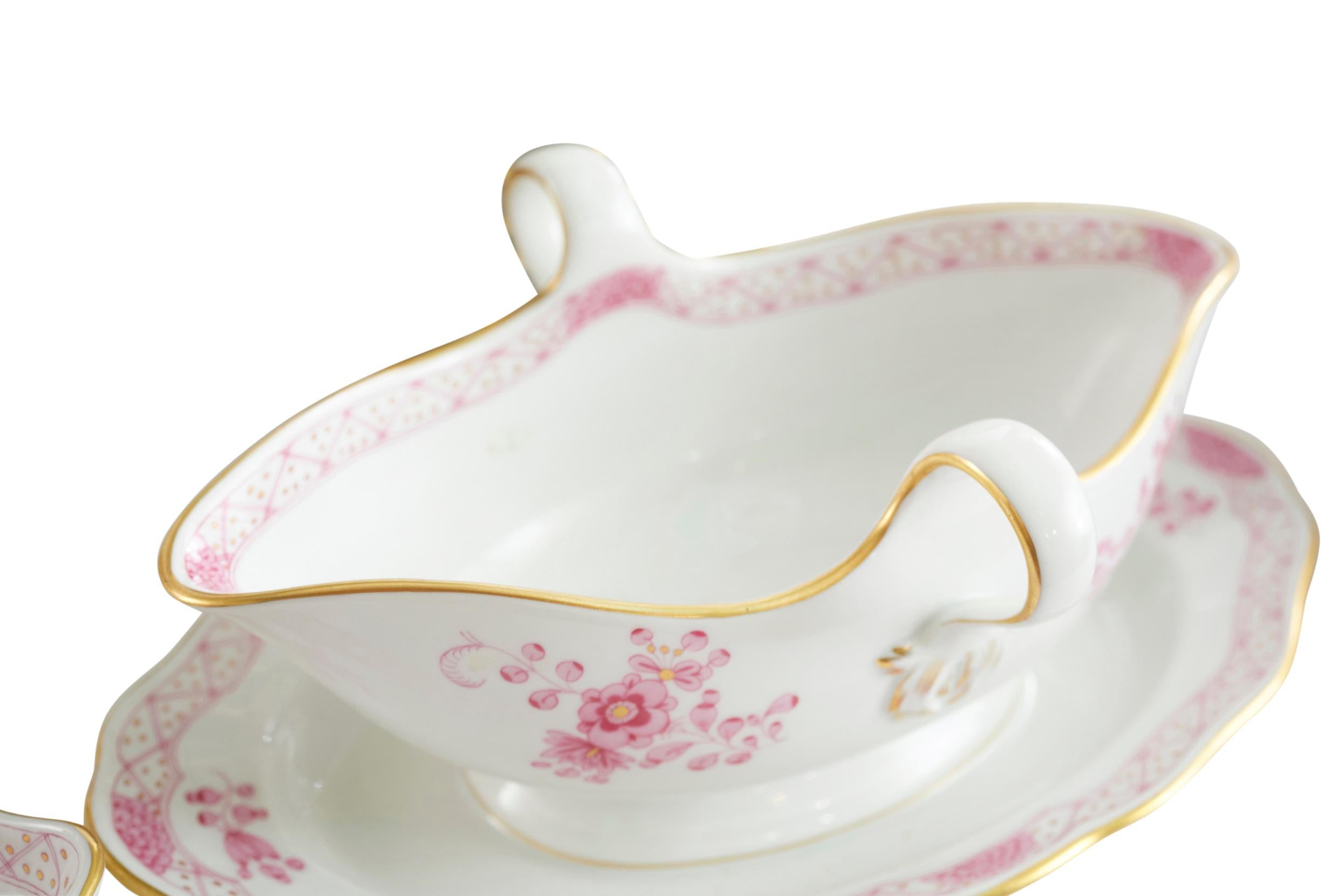 Meissen Porcelain Dinnerware Service for 12 People For Sale 4