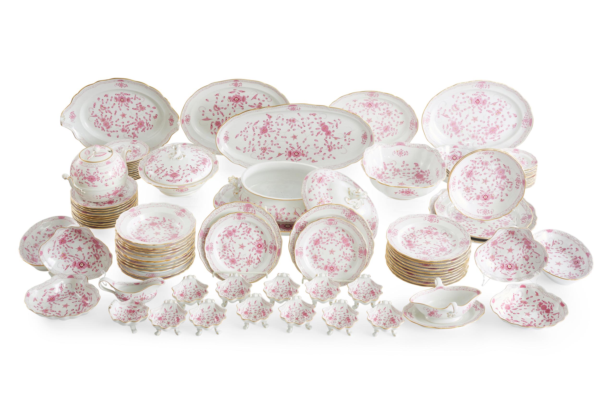 Meissen Porcelain Tafelservice für 12 Personen (Rokoko) im Angebot