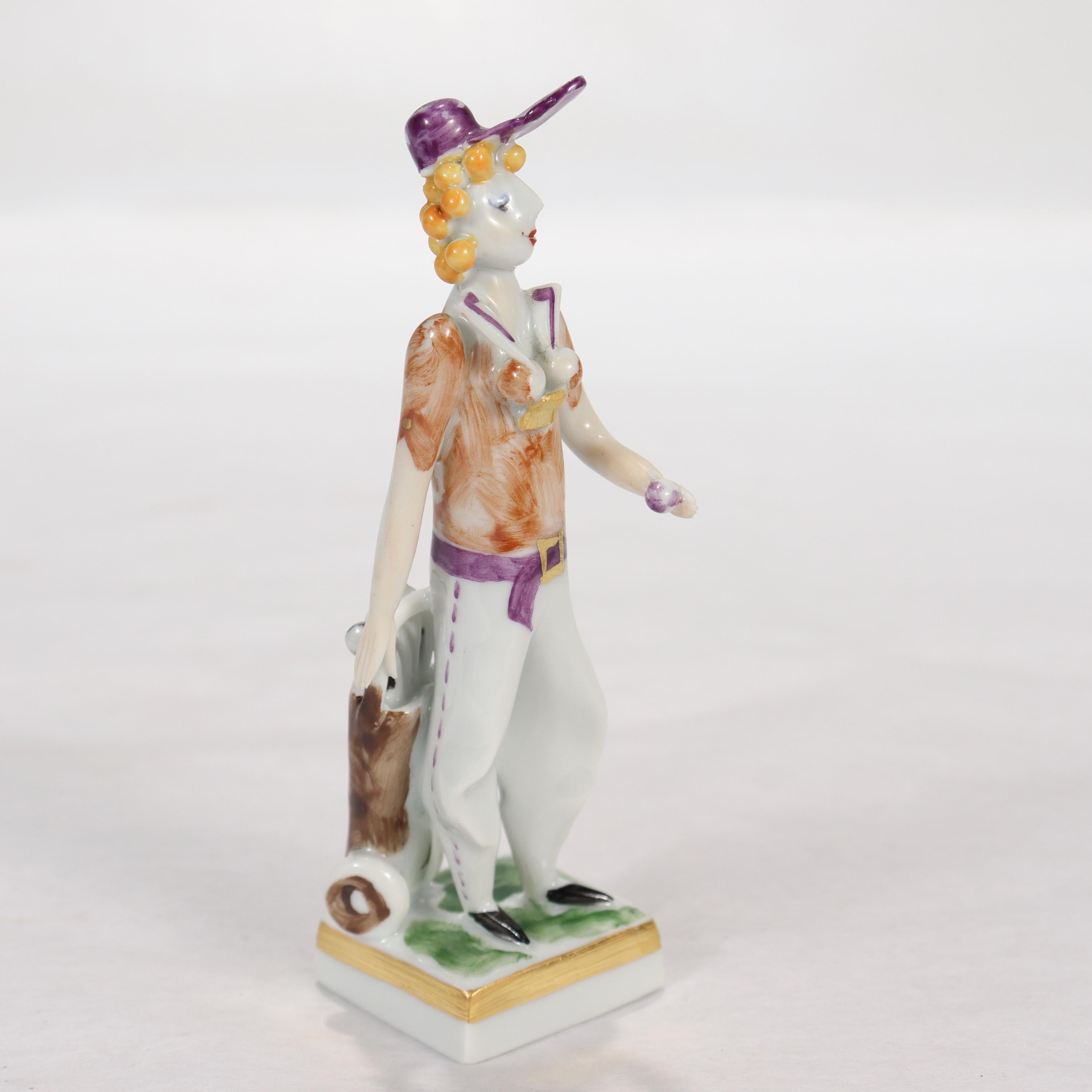 Porcelaine Figurine de golfeuse féminine en porcelaine de Meissen par Peter Strang en vente